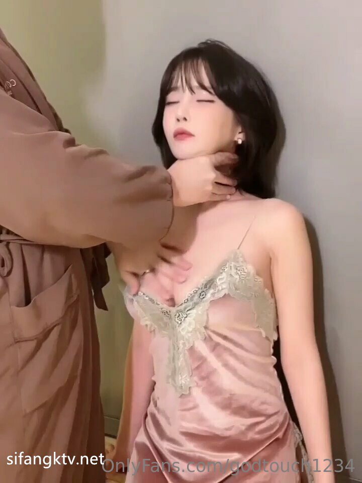 美女小网红线下一对一私聊自摸高潮网友录制